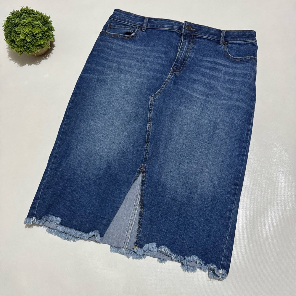 Cato Long Modest Medium Wash Stretch Denim Jean Raw Hem Skirt Plus Size 14‎